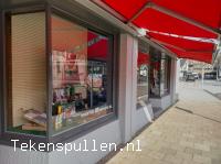 Martins tekenspullen in Hengelo. Artikel Martin Brinkhuis.